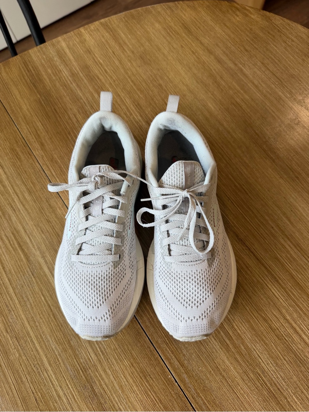 Women’s Brooks Revel 6 Athletic Shoes (size 8) - Picture 4 of 9